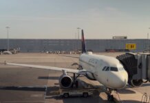 В монреальском аэропорту открыли мемориал пилотам Air Canada, погибшим в катастрофе