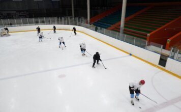 Сборная Канады победила Швецию 5:3 на старте ЧМ по хоккею