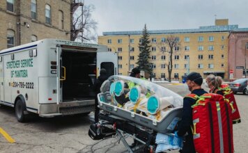 Манитоба отмечает вклад почти 8000 специалистов смежных медицинских профессий Манитоба отмечает вклад почти 8000 специалистов смежных медицинских профессий