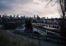 В Калгари пешеход погиб под колёсами CTrain