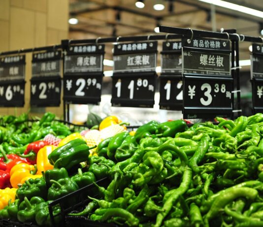 Цены на продукты в Канаде продолжают расти быстрее, чем в других странах G7