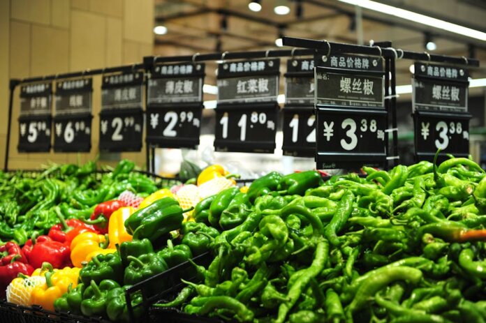 Цены на продукты в Канаде продолжают расти быстрее, чем в других странах G7