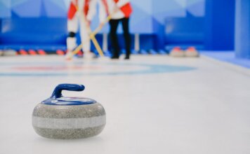 Айдесон и Генри представят Канаду на юниорском чемпионате мира по кёрлингу Айдесон и Генри представят Канаду на юниорском чемпионате мира по кёрлингу