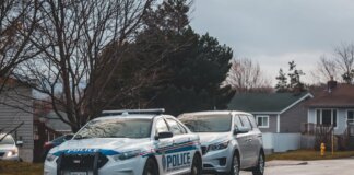 В Реджайне предъявлены обвинения после задержания угнанного автомобиля