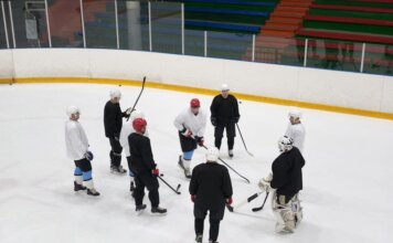 Козенс сыграет за сборную Канады на чемпионате мира по хоккею в Швейцарии Козенс сыграет за сборную Канады на чемпионате мира по хоккею в Швейцарии