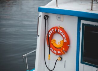 Министр транспорта объявил конкурс проектов по безопасности водного отдыха