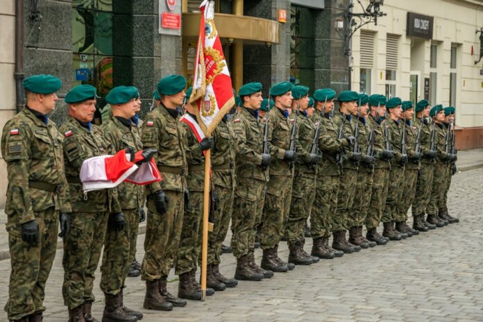 Министр Ананд встретилась с латвийским коллегой в Риге Министр Ананд встретилась с латвийским коллегой в Риге