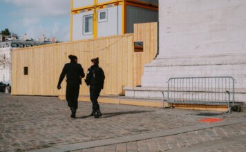 Двое задержаны за взлом строящегося жилого комплекса в Реджайне Двое задержаны за взлом строящегося жилого комплекса в Реджайне