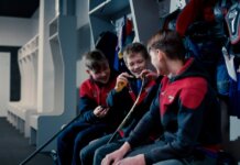 Молодые игроки «Кэнакс» выходят на лёд Мемориального кубка Молодые игроки «Кэнакс» выходят на лёд Мемориального кубка