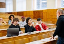 Университет Ватерлоо получил награды за программы поддержки студентов