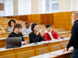 Университет Ватерлоо получил награды за программы поддержки студентов