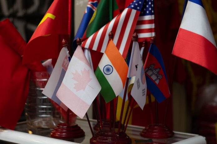 Глава МИД Канады встретилась с министром торговли Индии