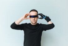 Meta расширяет возможности умных очков для людей с инвалидностью Meta расширяет возможности умных очков для людей с инвалидностью