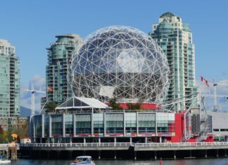 Купол Science World превратится в футбольный мяч к чемпионату мира-2026