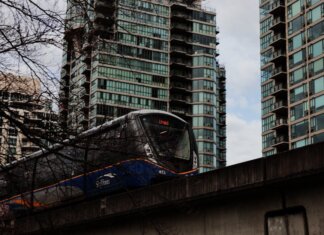 SkyTrain модернизирует депо для размещения новых длинных поездов
