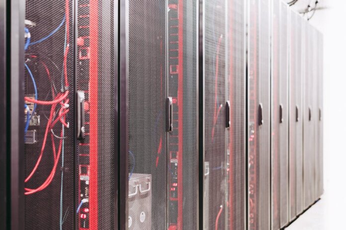 Правительство Канады и TELUS продвигают проект суверенной ИИ-инфраструктуры