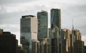 Арендная плата в Британской Колумбии снижается, строительство растёт Арендная плата в Британской Колумбии снижается, строительство растёт
