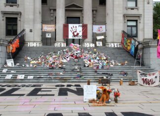 Консерваторы выступили против ратификации договора с народом к'омокс