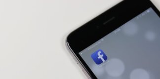 Meta запустила ИИ-ассистента для блогеров на Facebook и расширила переводы Reels