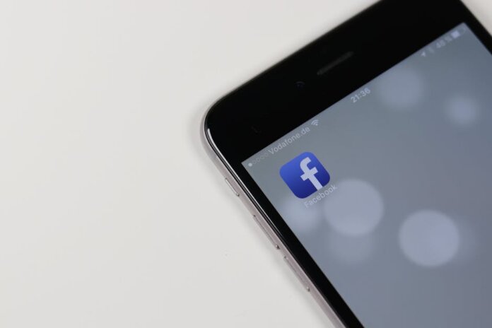 Meta запустила ИИ-ассистента для блогеров на Facebook и расширила переводы Reels
