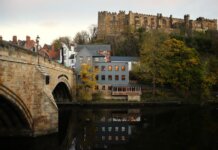 Полиция Дарема запустила систему экстренной связи нового поколения Captivating view of Durham Castle and Framwellgate Bridge over the river.