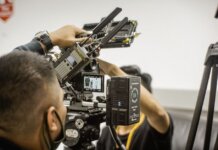 На острове Ванкувер построят первую крупную систему хранения энергии Close-up of advanced filmmaking equipment being used by professionals indoors.