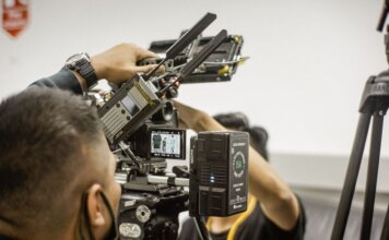 На острове Ванкувер построят первую крупную систему хранения энергии Close-up of advanced filmmaking equipment being used by professionals indoors.