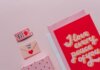 Вратарь «Джетс» Фрейй ценит каждый шаг своего хоккейного пути Flat lay of romantic cards and envelopes with love messages on a soft pink background.