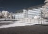 Консерваторы требуют объяснений после ареста канадского шпиона в НАТО Grayscale image of a large government building with a unique infrared effect.