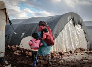 Исследователи из Западного университета изучают цифровое насилие над беженками Исследователи из Западного университета изучают цифровое насилие над беженками