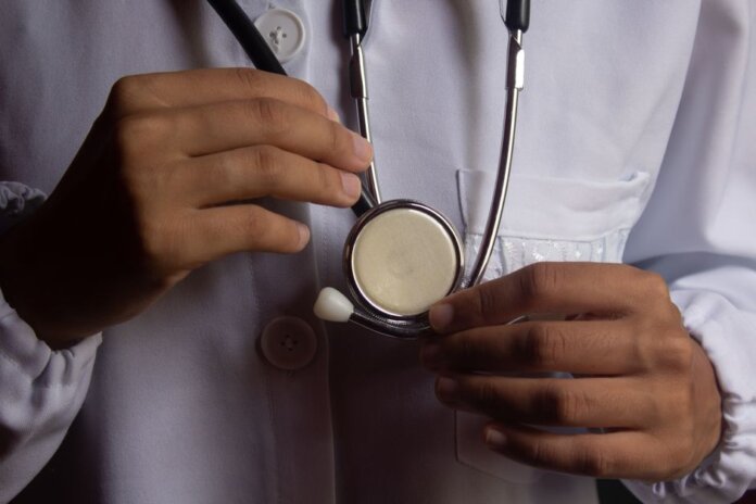 В Британской Колумбии упрощена процедура лицензирования врачей-иностранцев В Британской Колумбии упрощена процедура лицензирования врачей-иностранцев