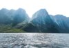 Канада вводит защитные пошлины на импорт деревянной мебели Stunning view of towering mountains and shimmering sea in Gros Morne, Newfoundland, Canada.