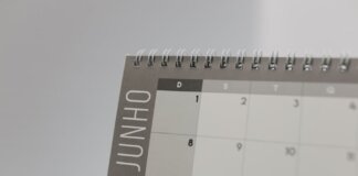 Канадцы начинают получать увеличенные квартальные выплаты Canada Groceries Close-up view of a spiral-bound calendar showing the month of June with a date grid.