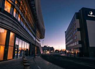 Evening view of modern architecture and urban streets in Southampton, UK.