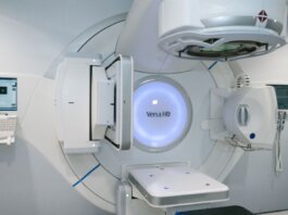 Манитоба инвестирует $48,2 млн в подготовку медицинских специалистов State-of-the-art radiation therapy machine used for cancer treatment in a medical facility.