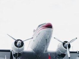 Close-up of a vintage airplane with propellers, photographed at İstanbul airport.