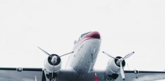 Close-up of a vintage airplane with propellers, photographed at İstanbul airport.