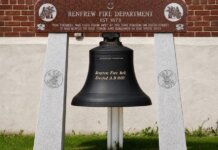 Полиевр почтил память погибших пожарных в Национальный день памяти Historic fire bell from Renfrew Fire Department established in 1873.