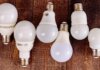 ENERGY STAR Canada назвала лидеров энергоэффективности в год 25-летия программы LED light bulbs arranged on a wooden surface, showcasing their modern design.